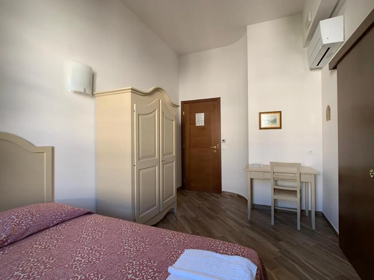 Casa Per Ferie Suore Oblate Dell'Assunzione Флоренция 0*,