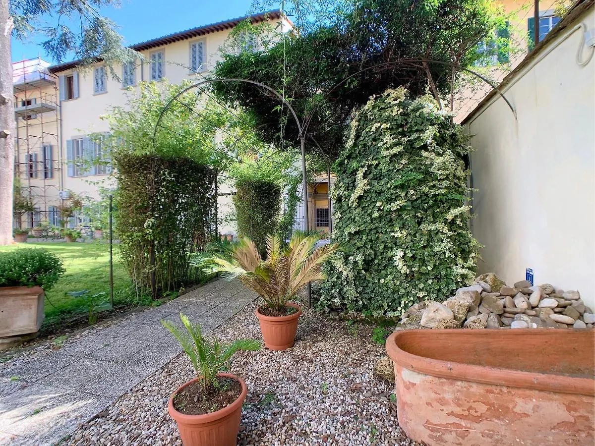 Casa Per Ferie Suore Oblate Dell'Assunzione Флоренция 0*,