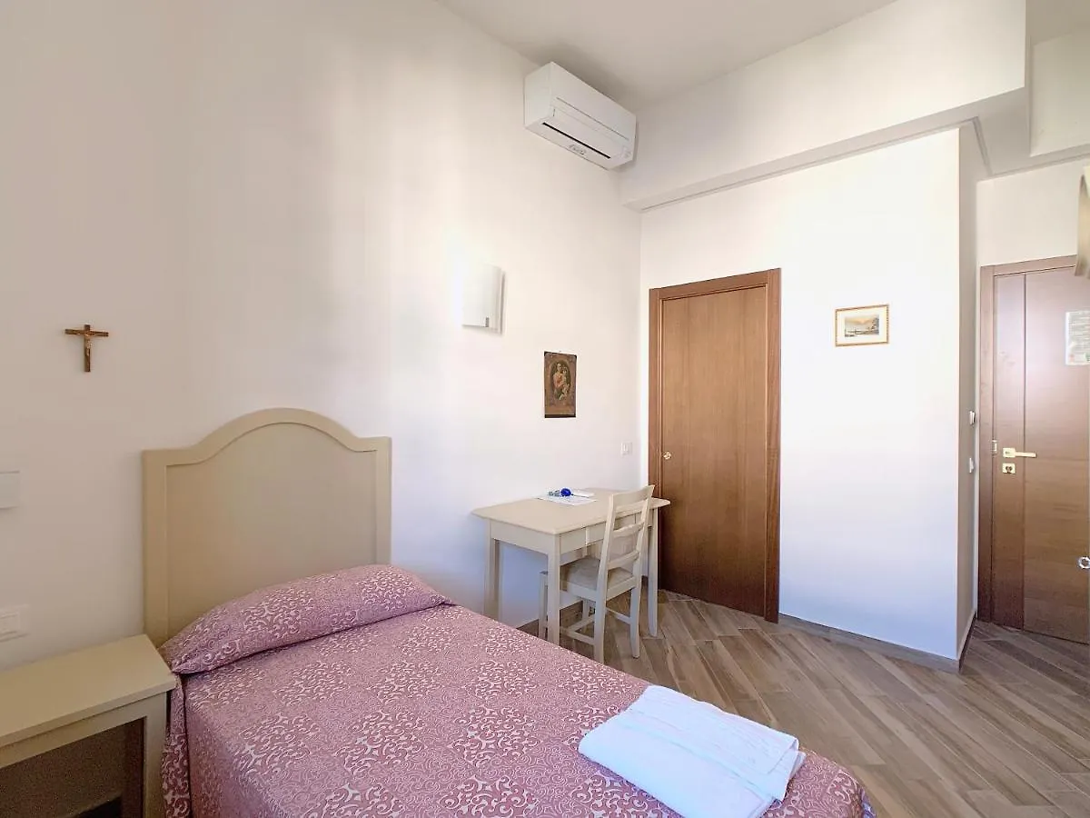 Casa Per Ferie Suore Oblate Dell'Assunzioneフィレンツェ 0*, フィレンツェ