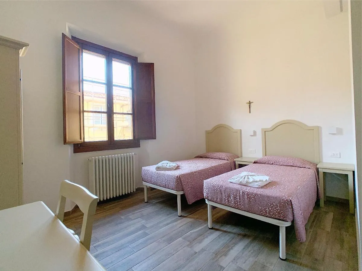 ベッド・アンド・ブレックファスト Casa Per Ferie Suore Oblate Dell'Assunzioneフィレンツェ