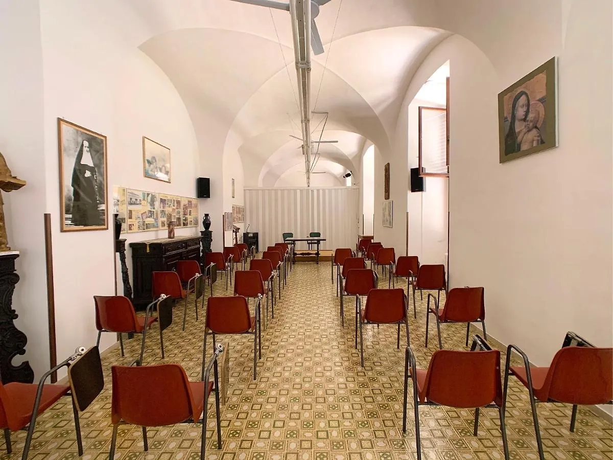 ベッド・アンド・ブレックファスト Casa Per Ferie Suore Oblate Dell'Assunzioneフィレンツェ