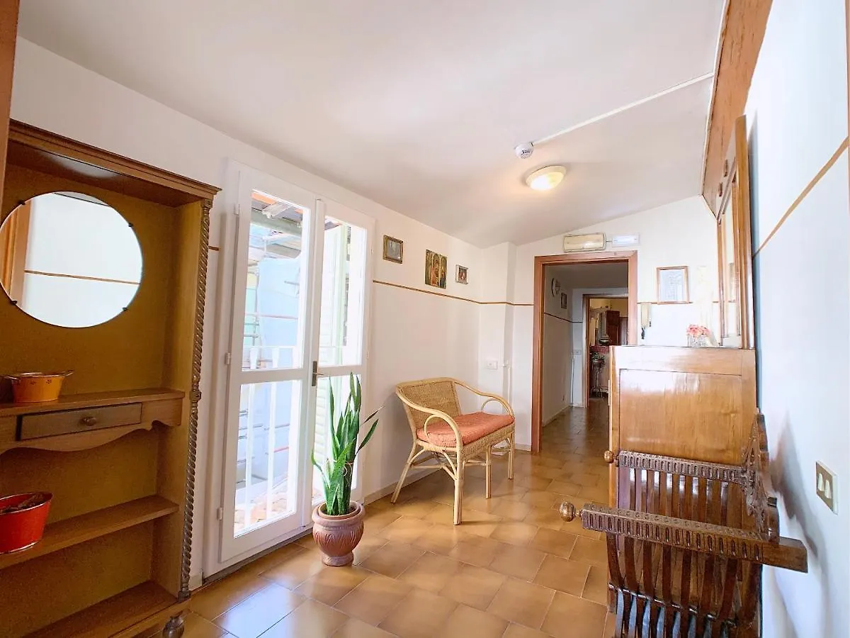 ベッド・アンド・ブレックファスト Casa Per Ferie Suore Oblate Dell'Assunzioneフィレンツェ